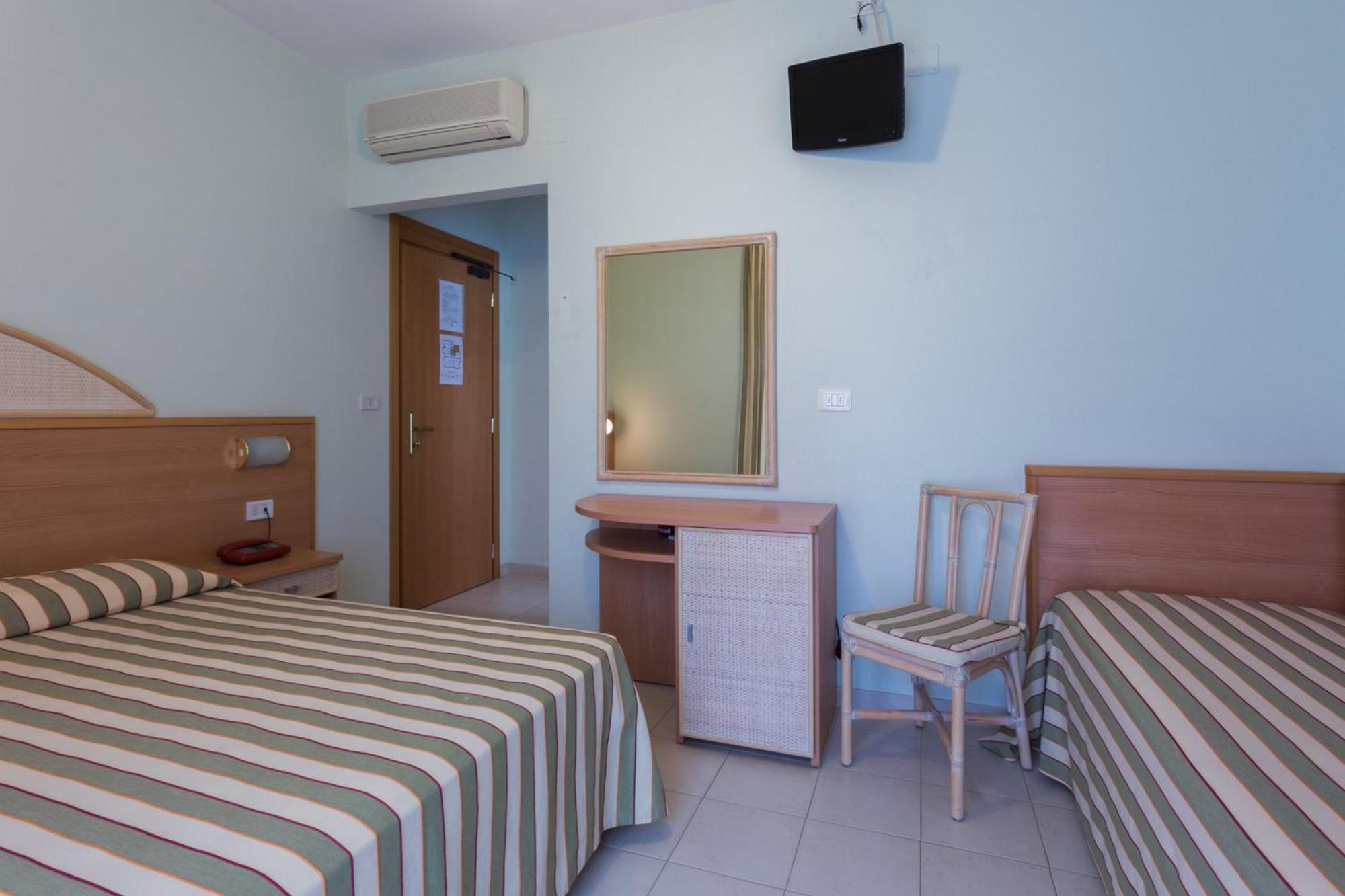 Hotel Jollino Pineto Εξωτερικό φωτογραφία